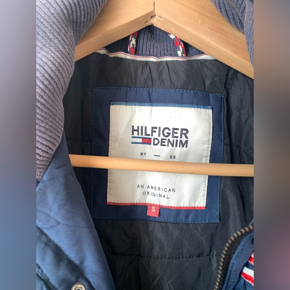 Vintage Hilfiger denim size small men’s navy jacket. - Picture 6 of 13